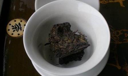 黑茶的冲泡方法，水温以及比例是多少？