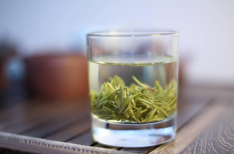 文君茶叶大概多少钱一斤，文君嫩绿茶的口感和特征