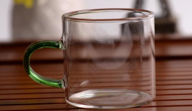 茶杯是玻璃的好还是塑料的好