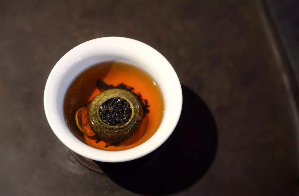 陈皮和普洱茶一起泡水的功效与作用