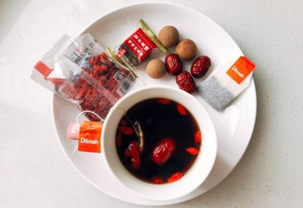红糖桂圆红枣枸杞茶的功效