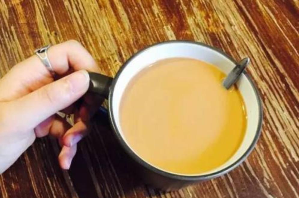 泡的茶可以直接加牛奶吗