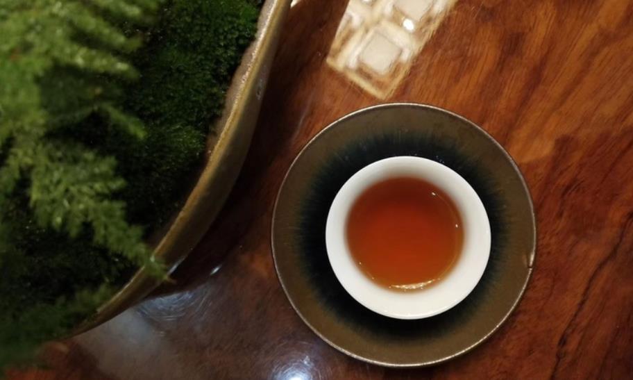 武夷岩茶的汤色特征