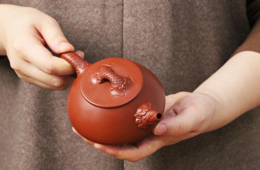 紫砂壶要养出好看的包浆，就一定要用很贵的茶叶吗
