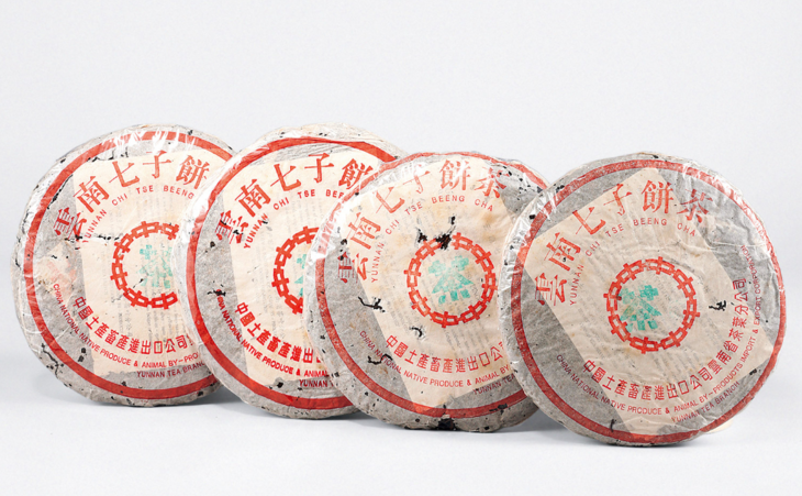 ▲“水蓝印”普洱熟茶，是勐海茶厂于1996年~1997年推出的，升级了原7572熟茶的配方。