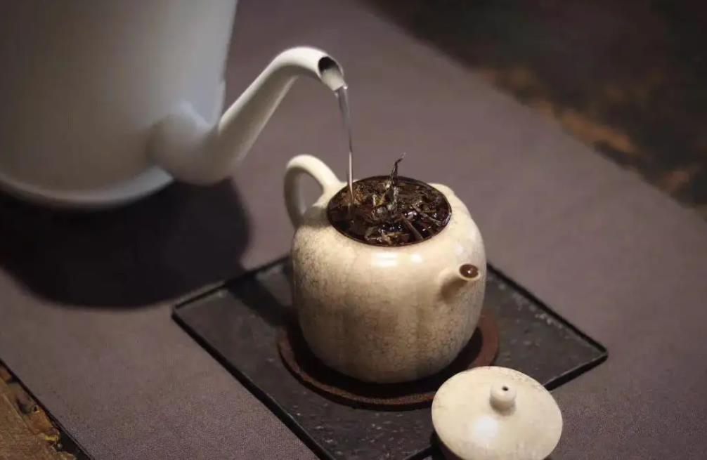 醒茶是什么意思 醒茶的目的与方法概述