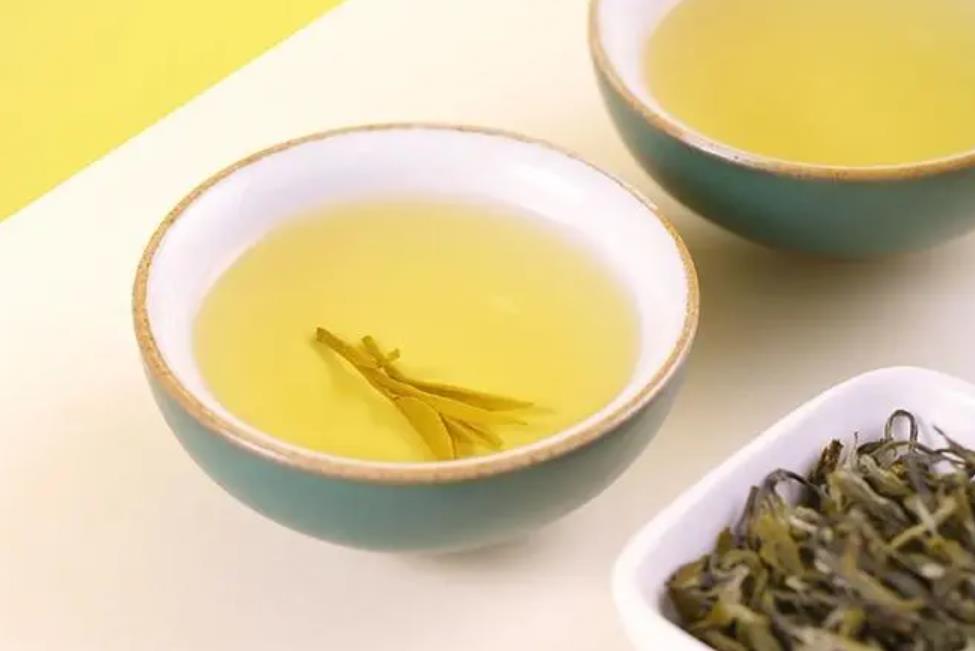 黄茶茶汤的颜色以及口感滋味介绍
