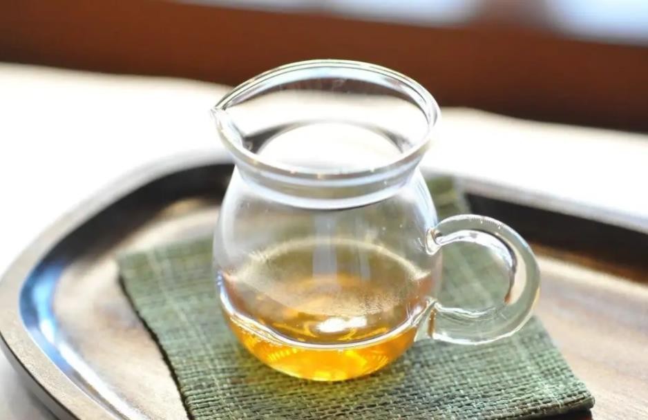 黄茶茶汤-杏黄