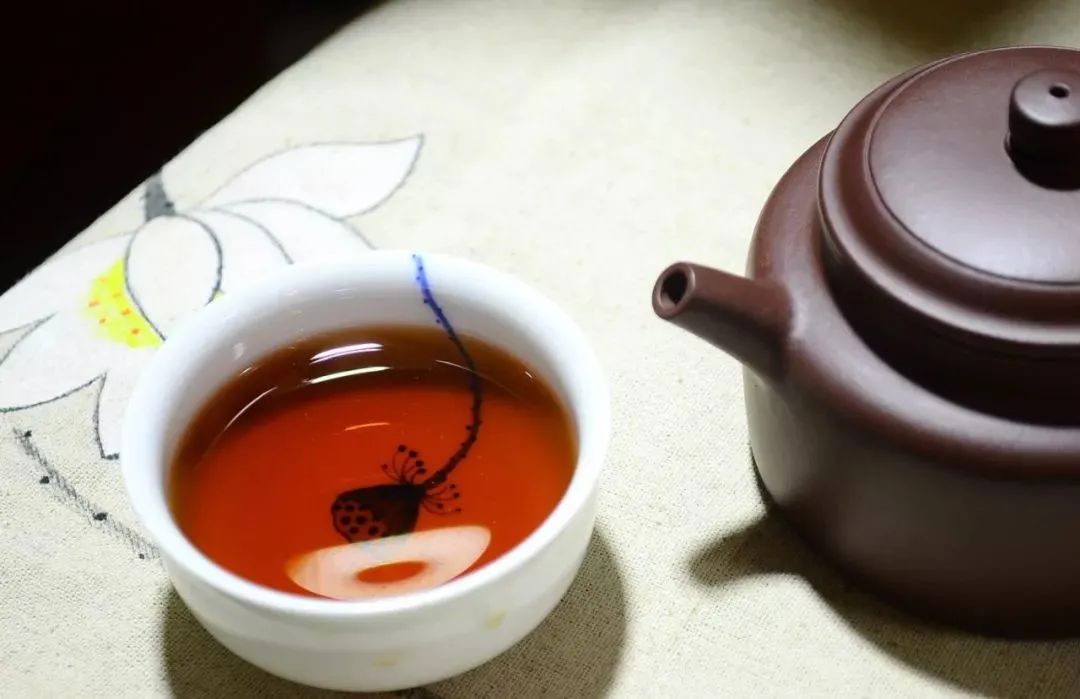 紫砂壶该如何清洗 养壶要用茶叶浸泡吗