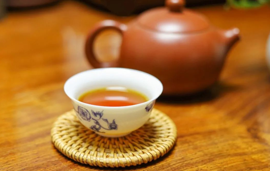 紫砂壶适合冲泡哪些茶，紫砂壶最全泡茶搭配技巧